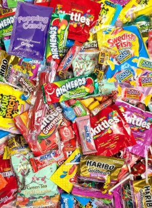 Ultimate Assorted Candy Party Mix &...